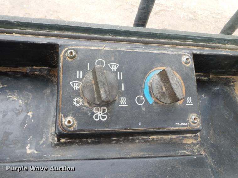 image for item K3287 1999 Caterpillar 953C track loader