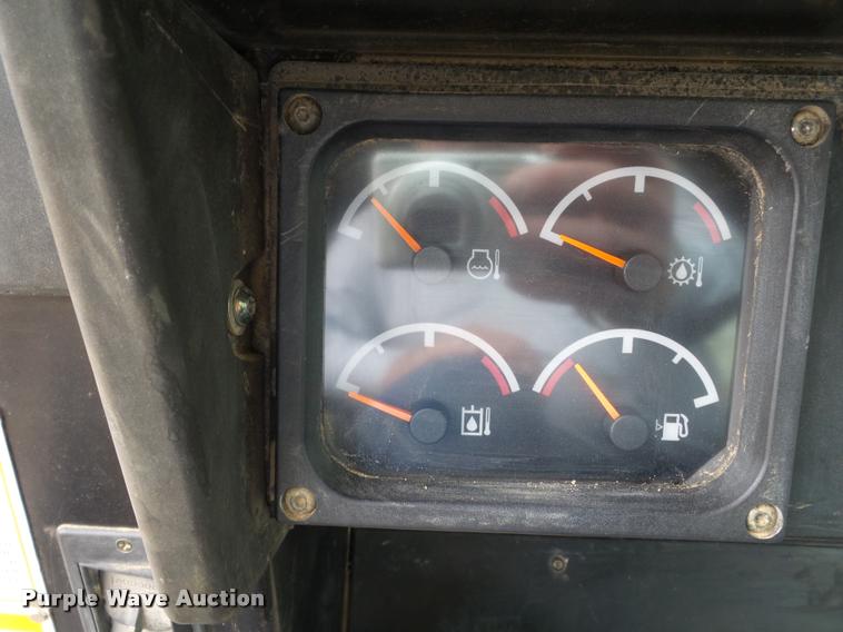 image for item K3287 1999 Caterpillar 953C track loader