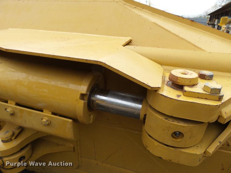 image for item K3288 2002 Caterpillar D5M LGP dozer
