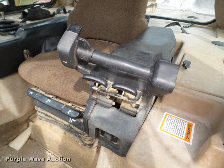 image for item K3288 2002 Caterpillar D5M LGP dozer