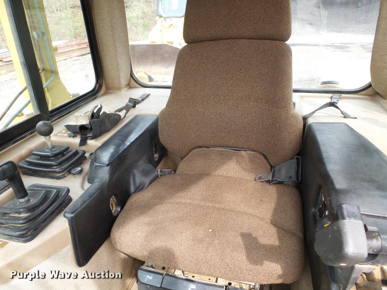 image for item K3288 2002 Caterpillar D5M LGP dozer