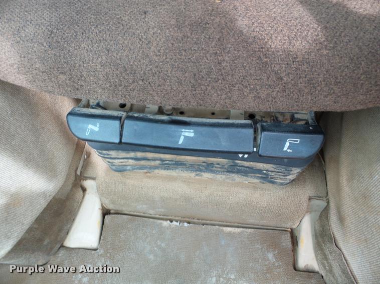 image for item K3288 2002 Caterpillar D5M LGP dozer