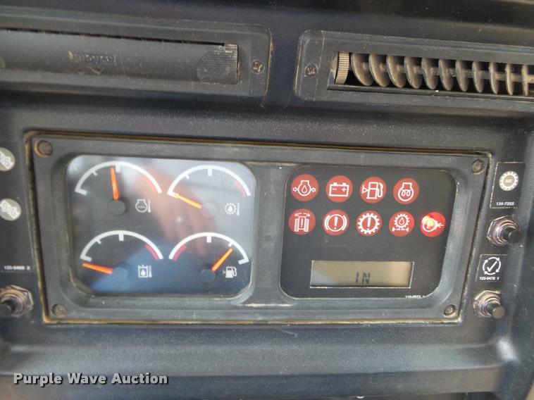 image for item K3288 2002 Caterpillar D5M LGP dozer