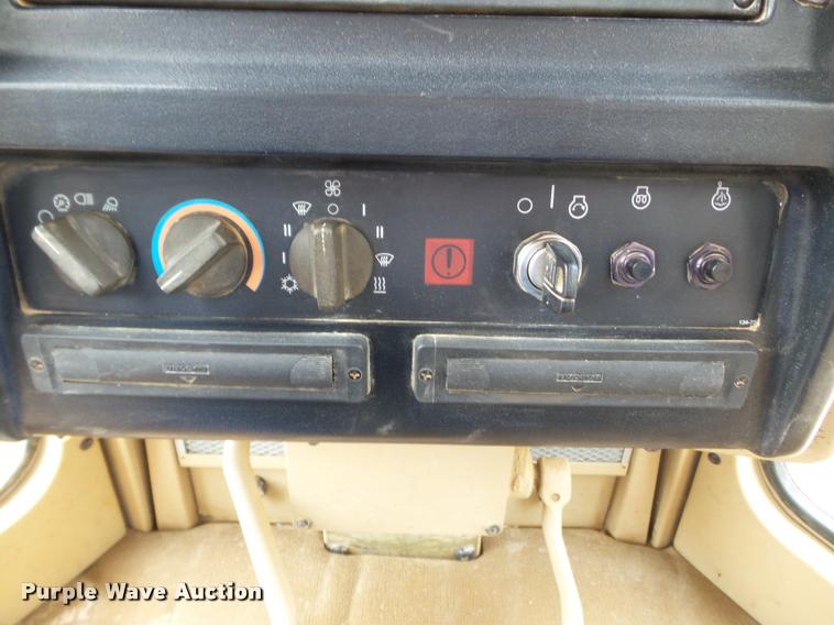 image for item K3288 2002 Caterpillar D5M LGP dozer