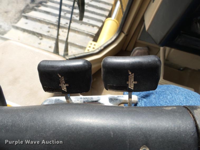 image for item K3288 2002 Caterpillar D5M LGP dozer