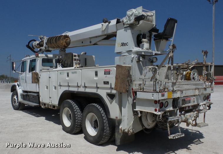 image for item K6476 2002 Freightliner FL80 digger derrick truck