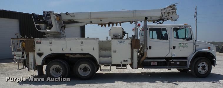 image for item K6476 2002 Freightliner FL80 digger derrick truck
