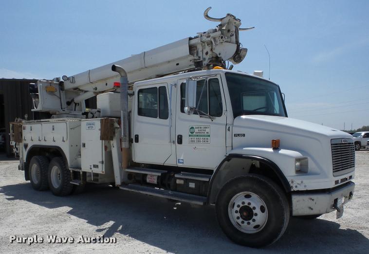 image for item K6476 2002 Freightliner FL80 digger derrick truck