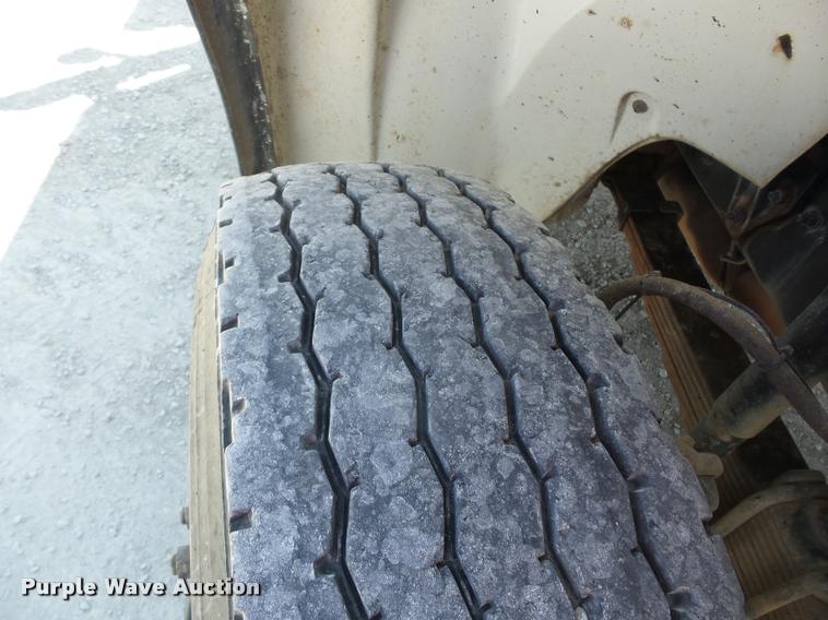 image for item K6476 2002 Freightliner FL80 digger derrick truck