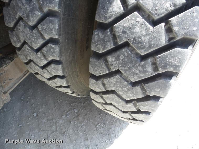 image for item K6476 2002 Freightliner FL80 digger derrick truck