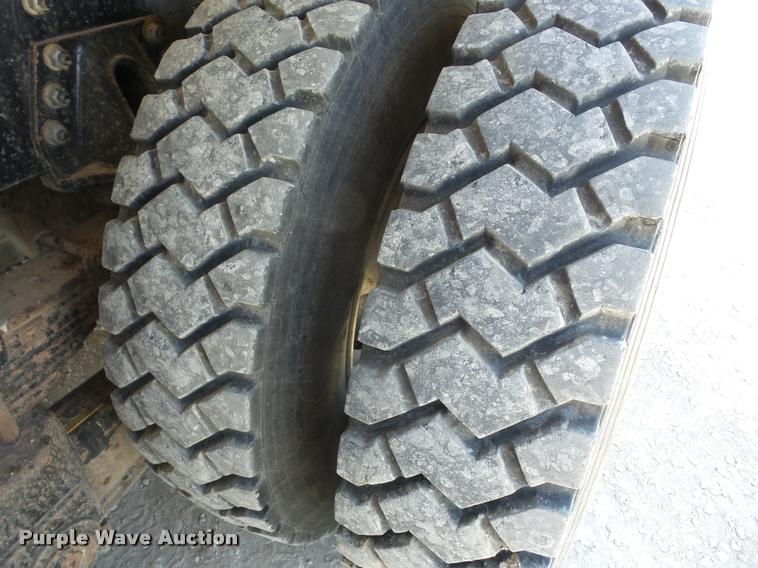 image for item K6476 2002 Freightliner FL80 digger derrick truck