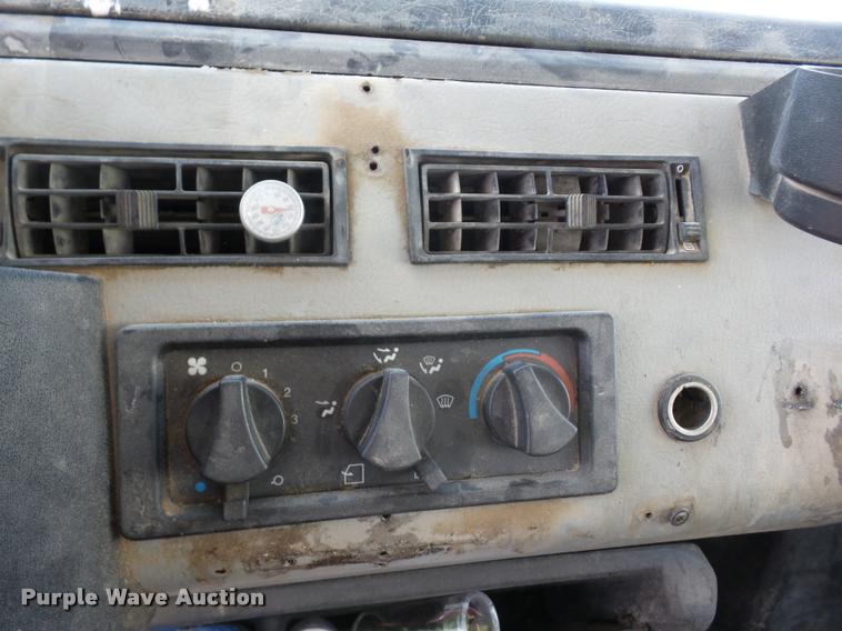 image for item K6476 2002 Freightliner FL80 digger derrick truck