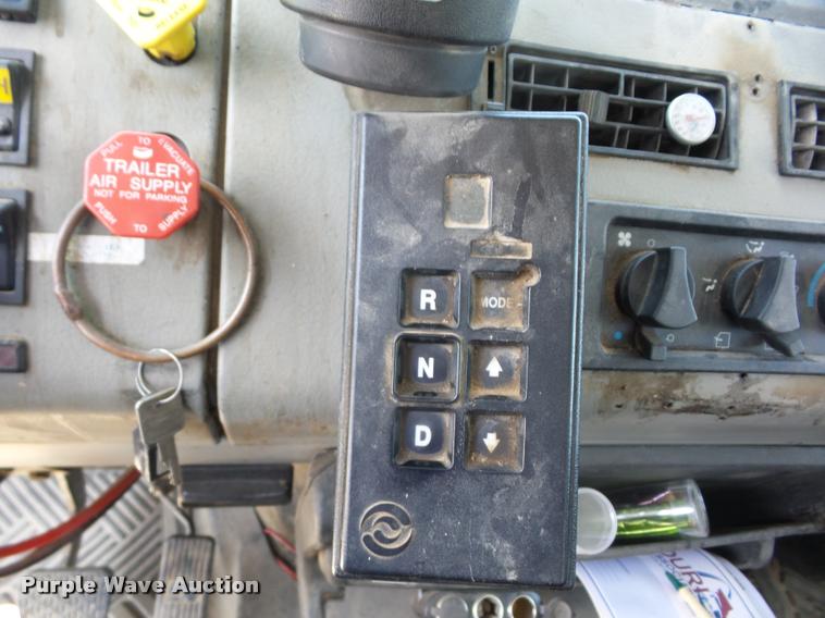 image for item K6476 2002 Freightliner FL80 digger derrick truck