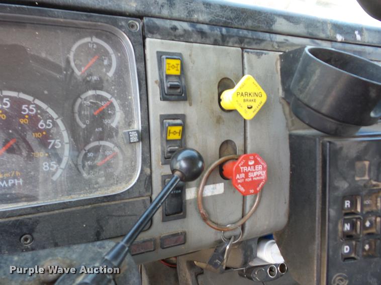 image for item K6476 2002 Freightliner FL80 digger derrick truck