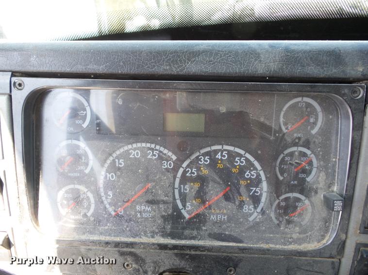 image for item K6476 2002 Freightliner FL80 digger derrick truck