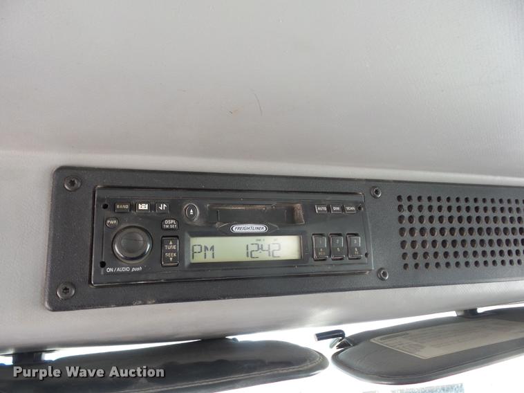 image for item K6476 2002 Freightliner FL80 digger derrick truck