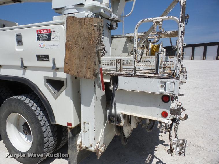 image for item K6476 2002 Freightliner FL80 digger derrick truck