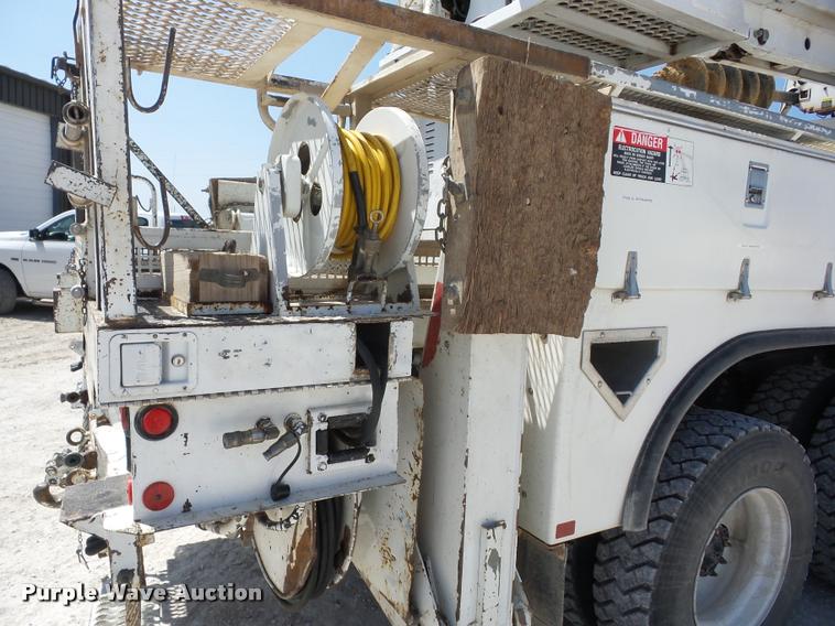 image for item K6476 2002 Freightliner FL80 digger derrick truck