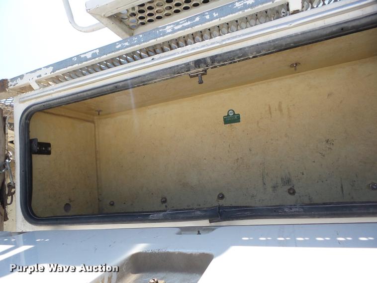 image for item K6476 2002 Freightliner FL80 digger derrick truck