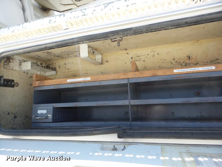 image for item K6476 2002 Freightliner FL80 digger derrick truck