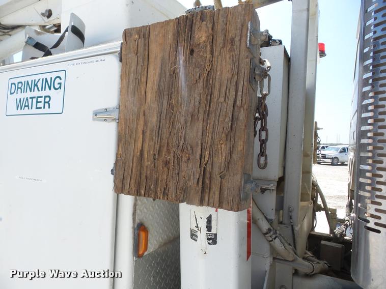 image for item K6476 2002 Freightliner FL80 digger derrick truck