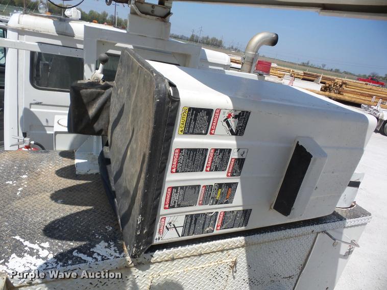 image for item K6476 2002 Freightliner FL80 digger derrick truck