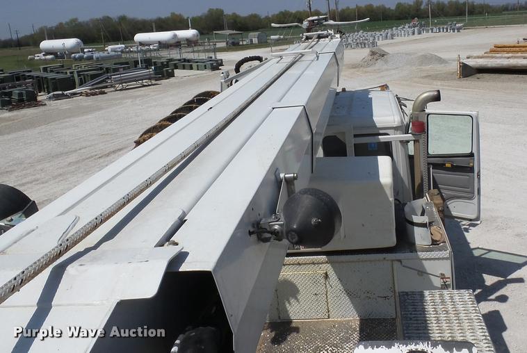 image for item K6476 2002 Freightliner FL80 digger derrick truck