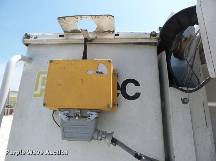 image for item K6476 2002 Freightliner FL80 digger derrick truck