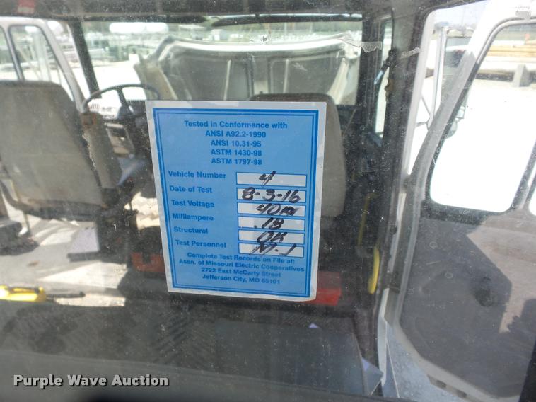 image for item K6476 2002 Freightliner FL80 digger derrick truck