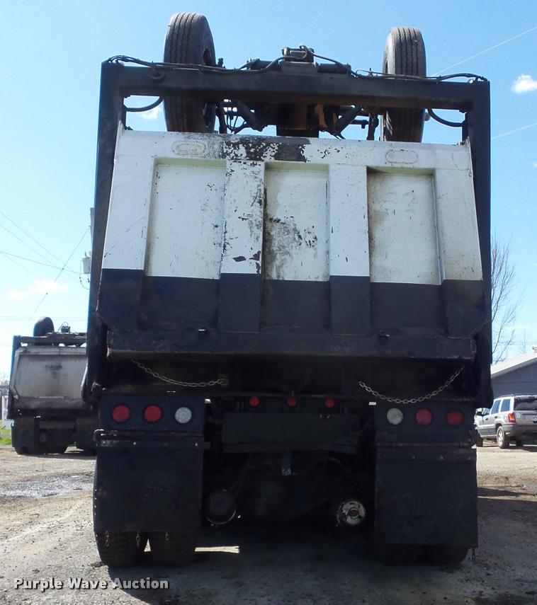 image for item K7681 2005 Kenworth T800B dump truck