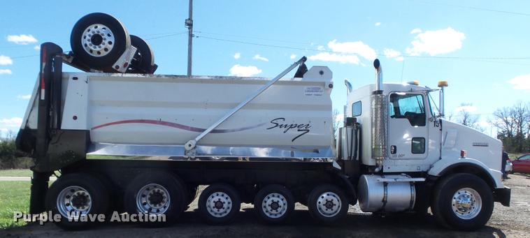 image for item K7681 2005 Kenworth T800B dump truck
