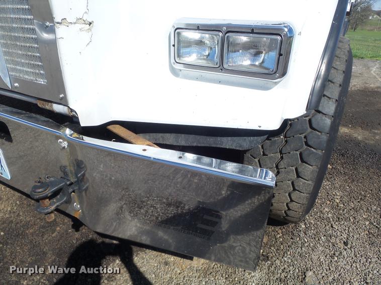 image for item K7681 2005 Kenworth T800B dump truck