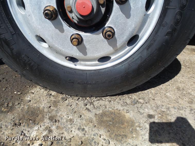 image for item K7681 2005 Kenworth T800B dump truck