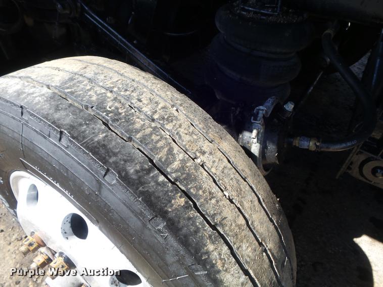 image for item K7681 2005 Kenworth T800B dump truck