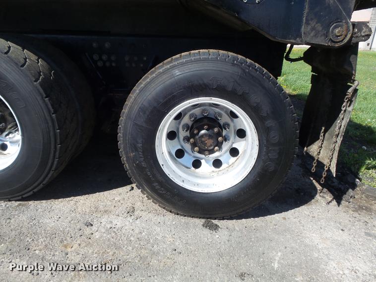 image for item K7681 2005 Kenworth T800B dump truck