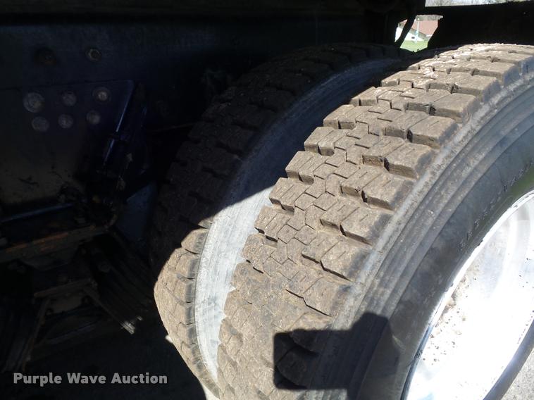 image for item K7681 2005 Kenworth T800B dump truck