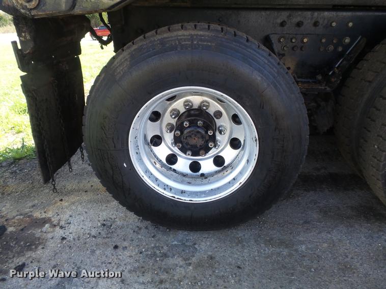 image for item K7681 2005 Kenworth T800B dump truck