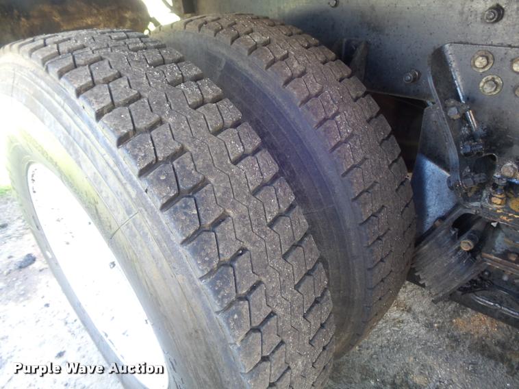 image for item K7681 2005 Kenworth T800B dump truck