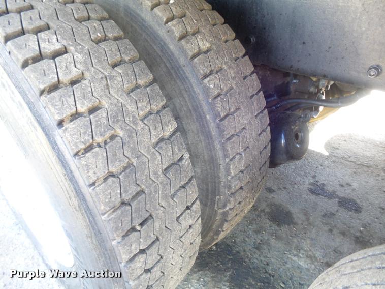 image for item K7681 2005 Kenworth T800B dump truck