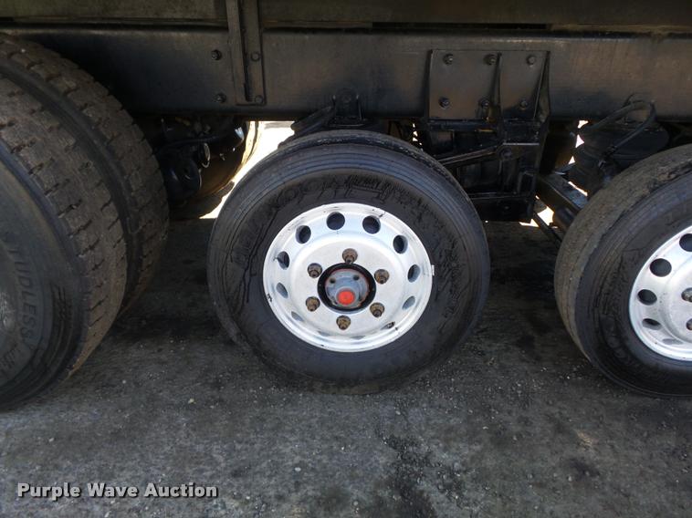 image for item K7681 2005 Kenworth T800B dump truck