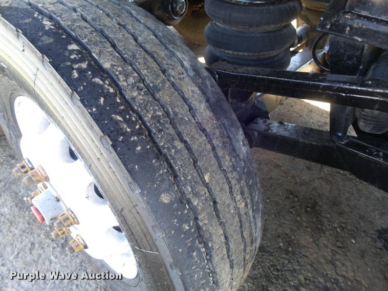 image for item K7681 2005 Kenworth T800B dump truck