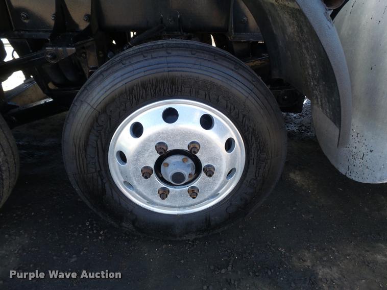 image for item K7681 2005 Kenworth T800B dump truck