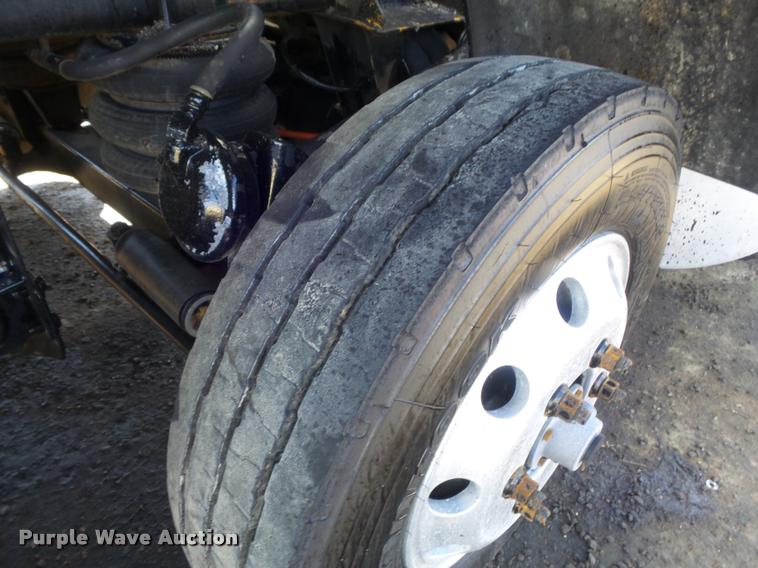 image for item K7681 2005 Kenworth T800B dump truck