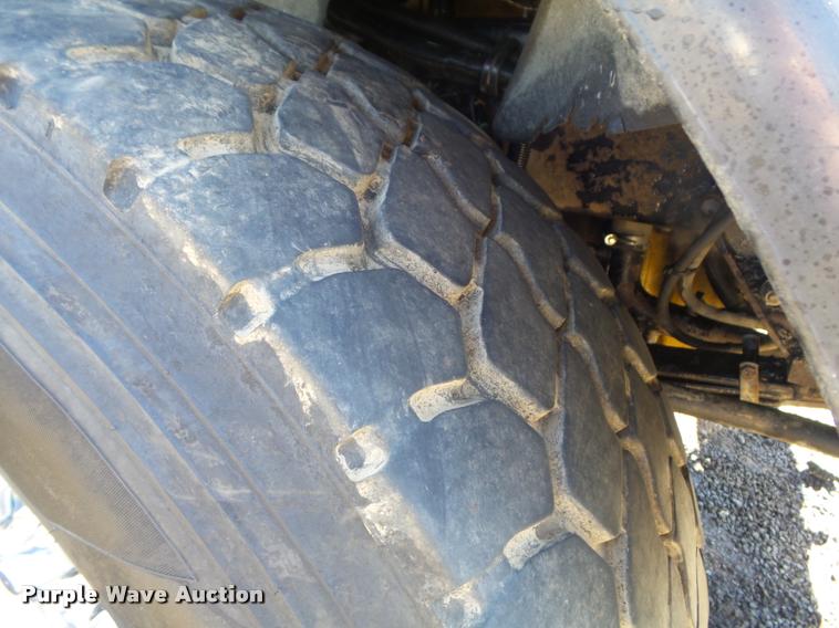 image for item K7681 2005 Kenworth T800B dump truck