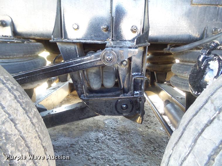 image for item K7681 2005 Kenworth T800B dump truck