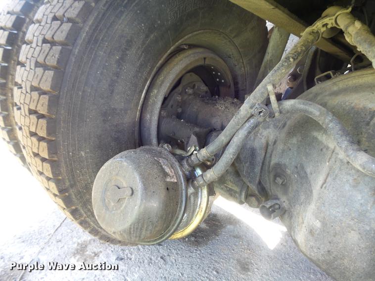 image for item K7681 2005 Kenworth T800B dump truck