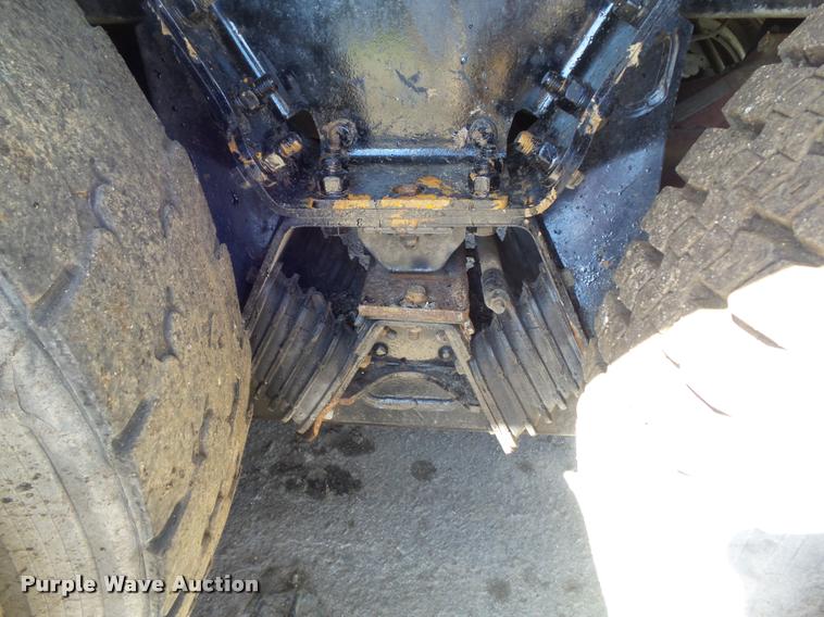 image for item K7681 2005 Kenworth T800B dump truck