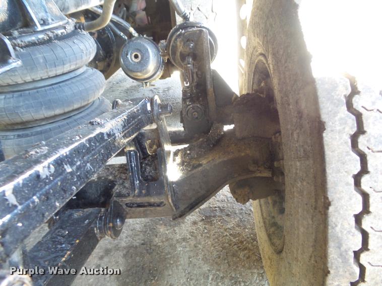 image for item K7681 2005 Kenworth T800B dump truck