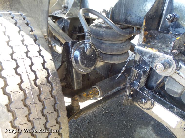 image for item K7681 2005 Kenworth T800B dump truck