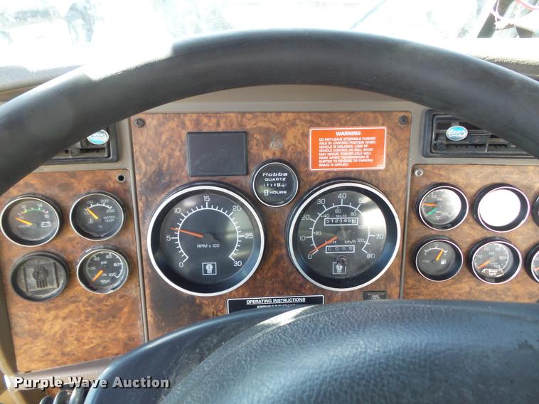 image for item K7681 2005 Kenworth T800B dump truck